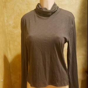 Madwell Size M Turtle Neck Long Tee